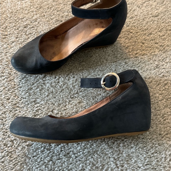 Blue Italian made wedge shoes with ankle strap, size 38 - Picture 3 of 5